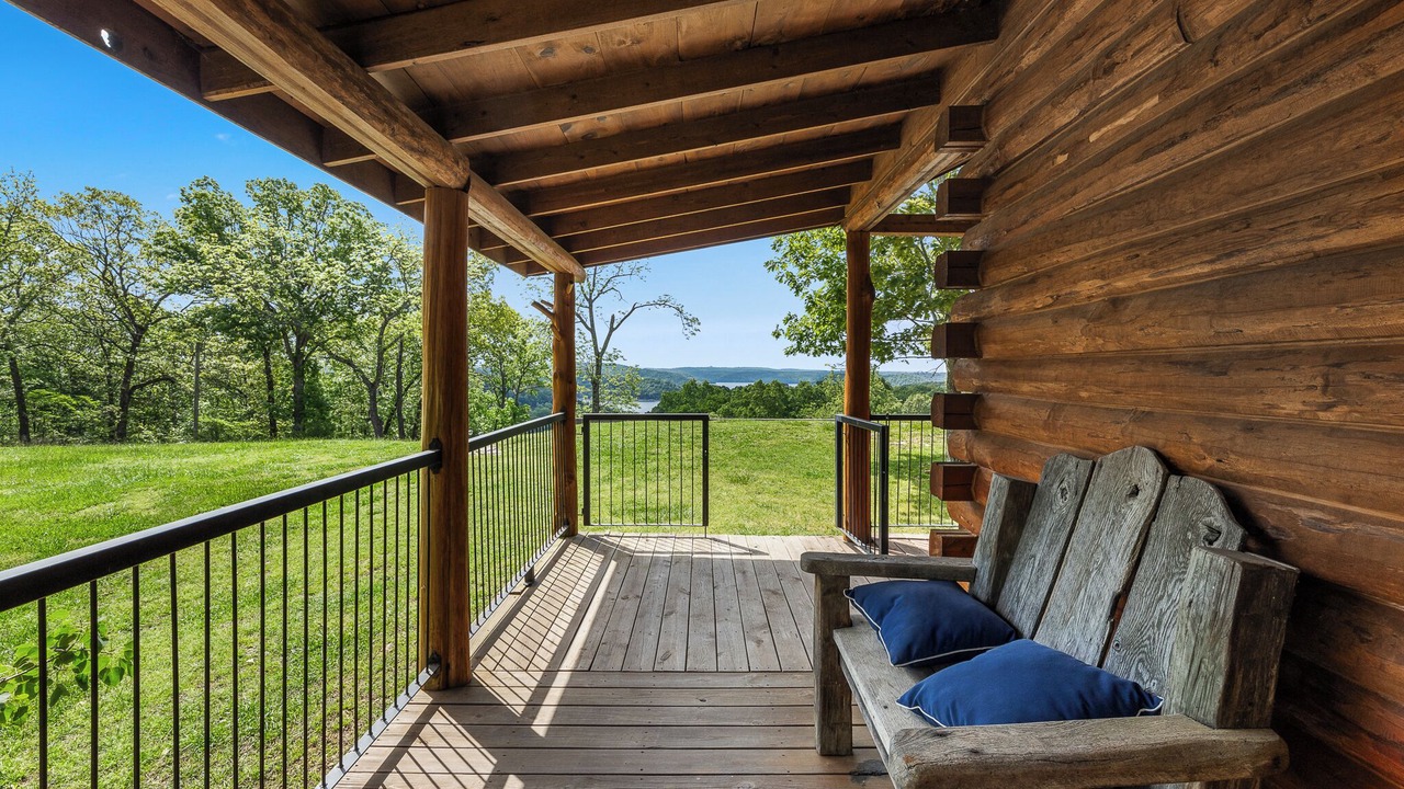 Photo of Patio Balcony in Sylvan Shores