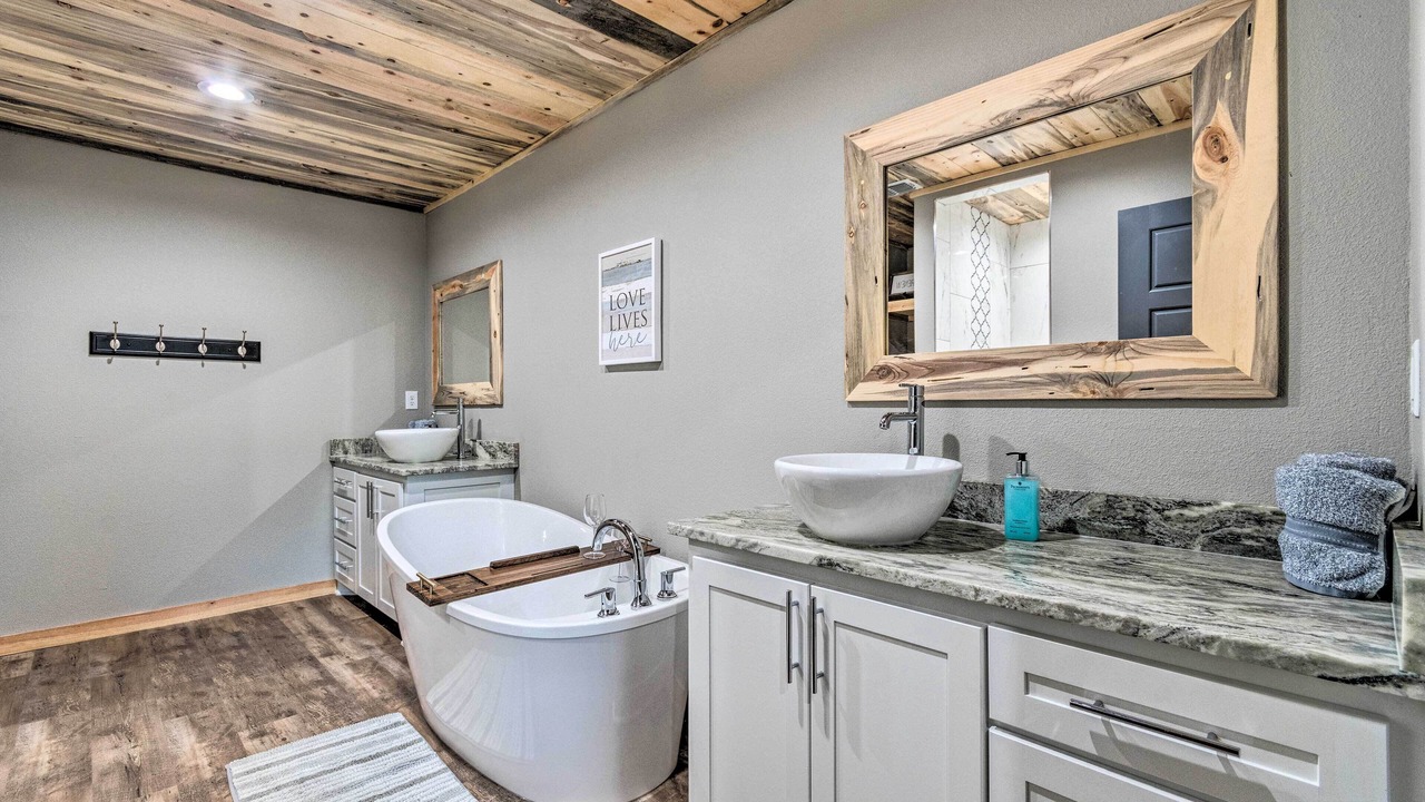 Photo of Bathroom in Glenwood