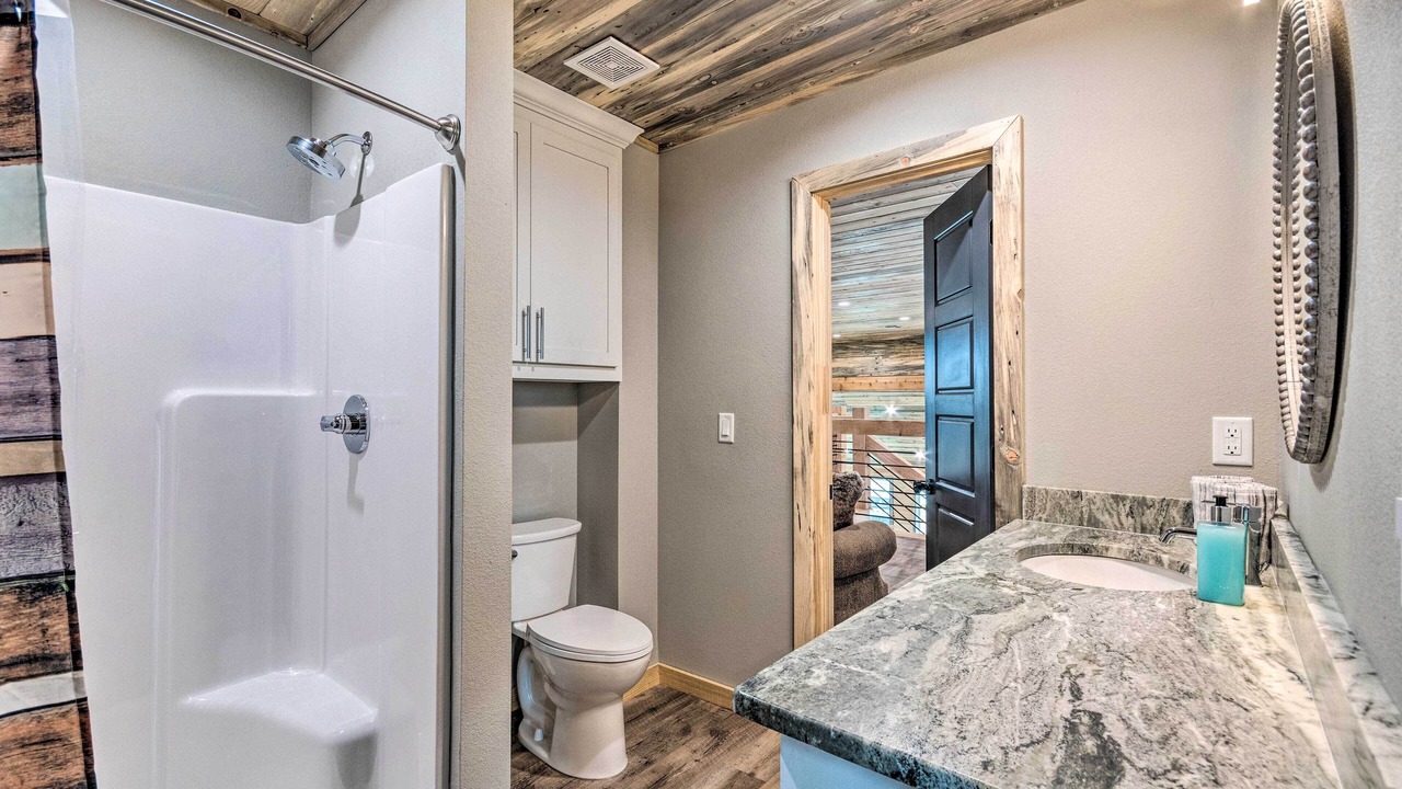 Photo of Bathroom in Glenwood