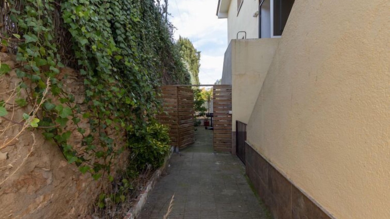 Photo of Outdoor in Clara