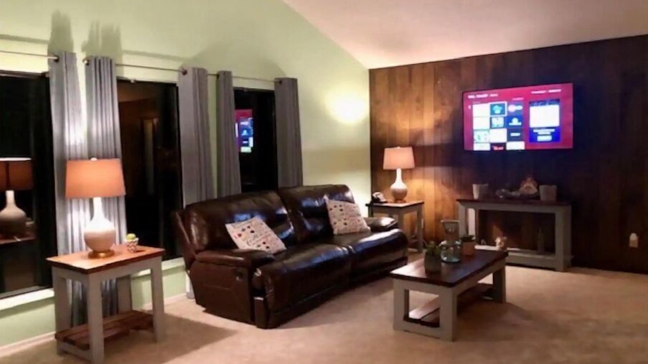 Photo of Livingroom in Davis