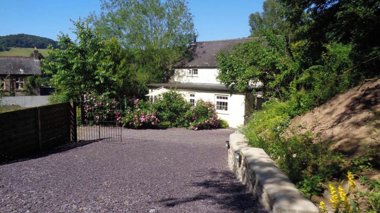 Photo of Others in Tintern