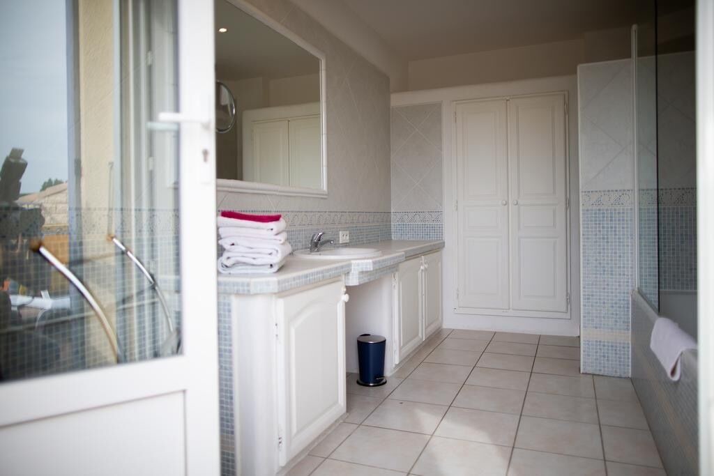 Photo of Bathroom in Roquebrun