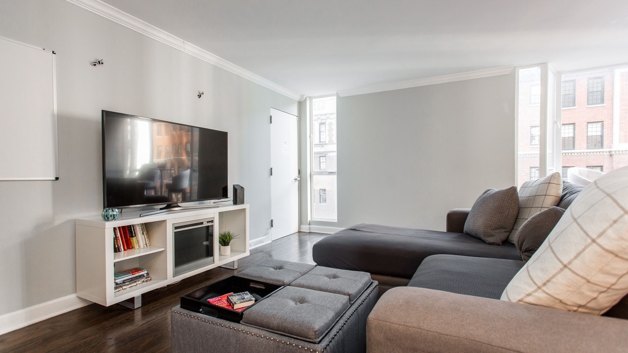 Photo of Livingroom in Streeterville