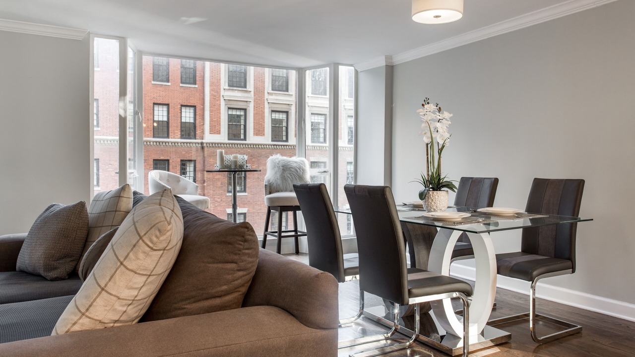 Photo of Livingroom in Streeterville