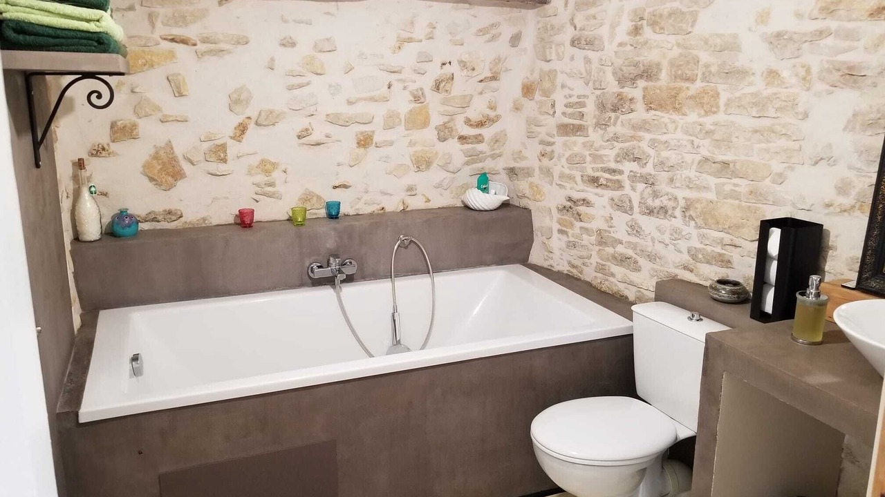Photo of Bathroom in Meursault