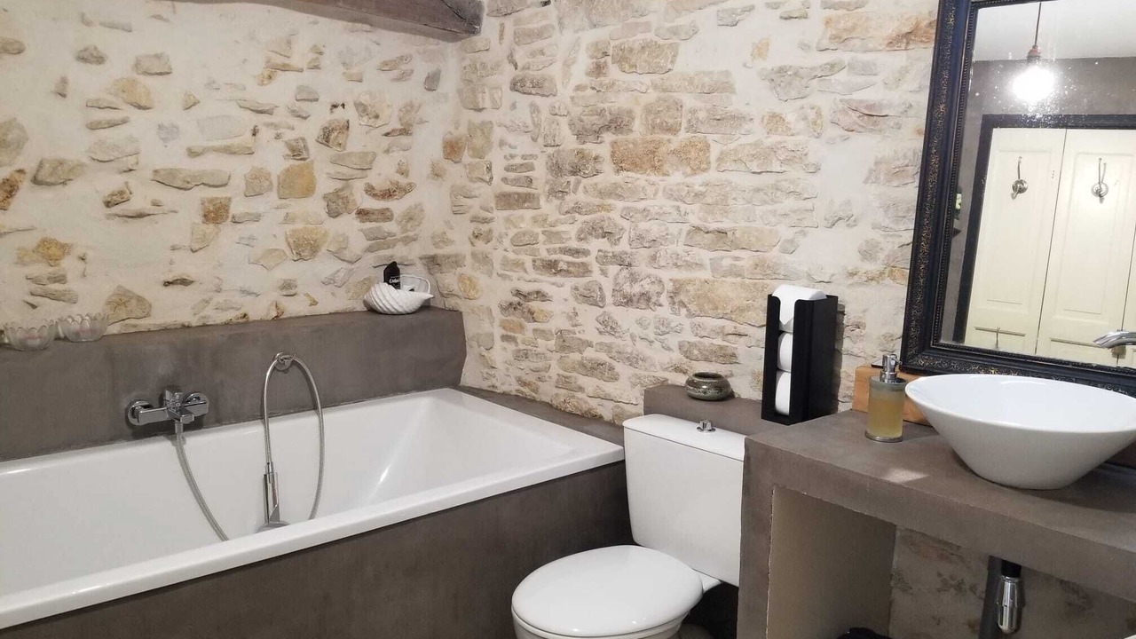 Photo of Bathroom in Meursault