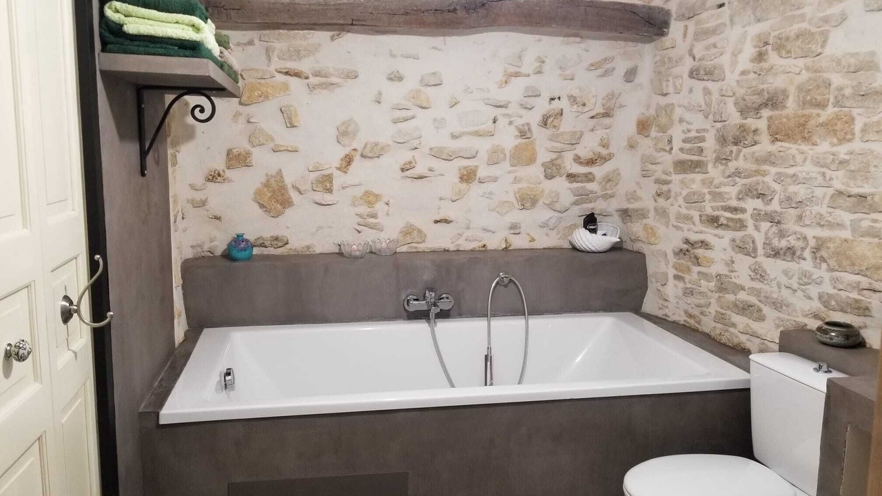 Photo of Bathroom in Meursault