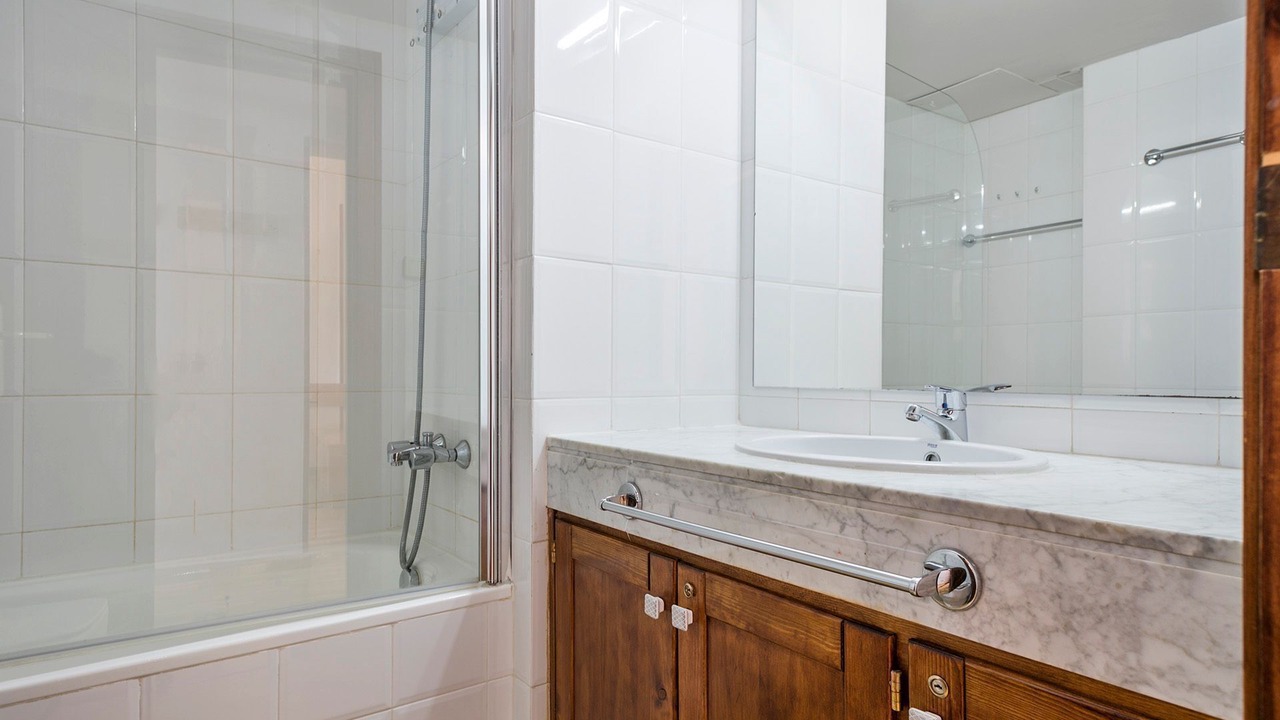 Photo of Bathroom in Beret