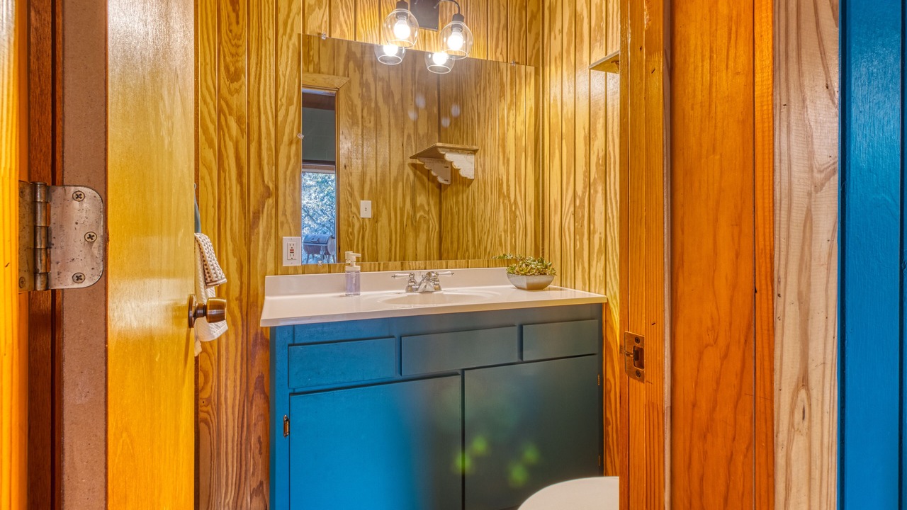 Photo of Bathroom in Leakey