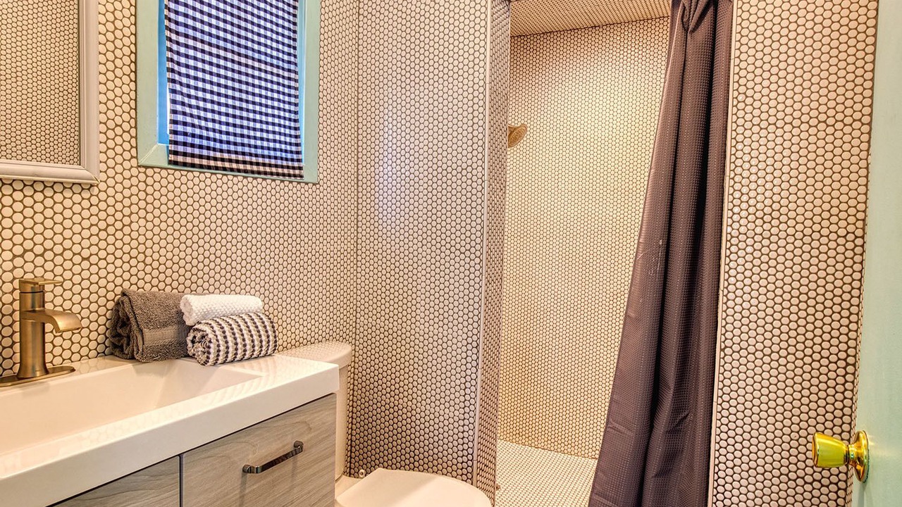 Photo of Bathroom in Leakey