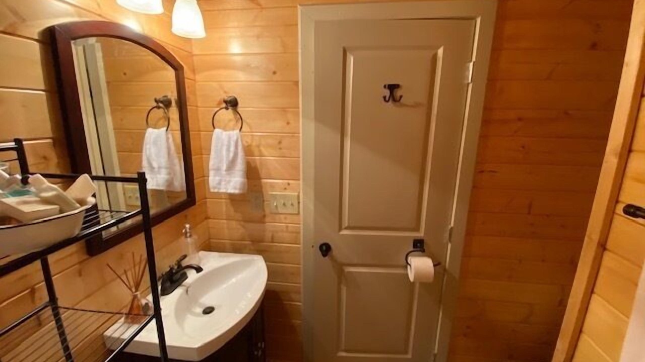 Photo of Bathroom in Ellijay