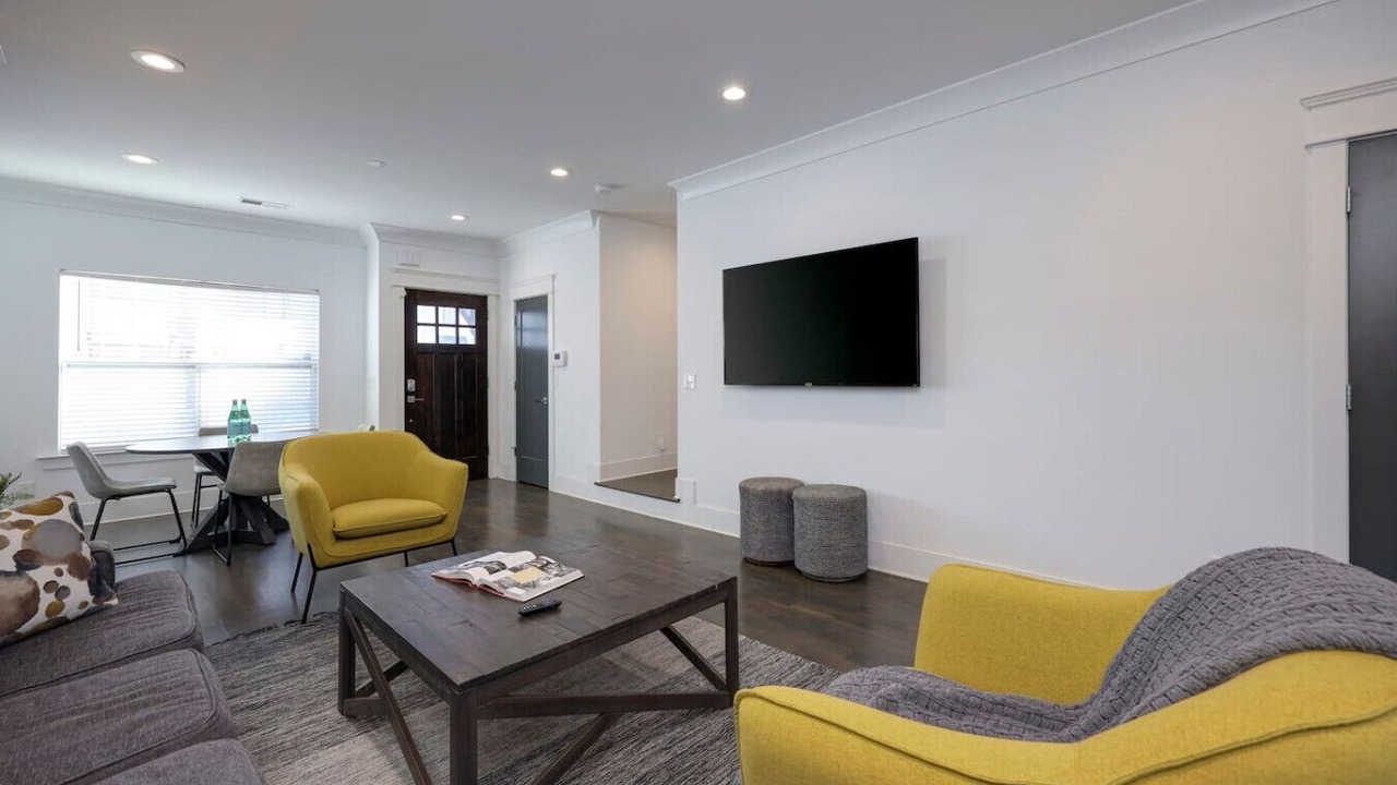 Photo of Livingroom in Charlotte Park