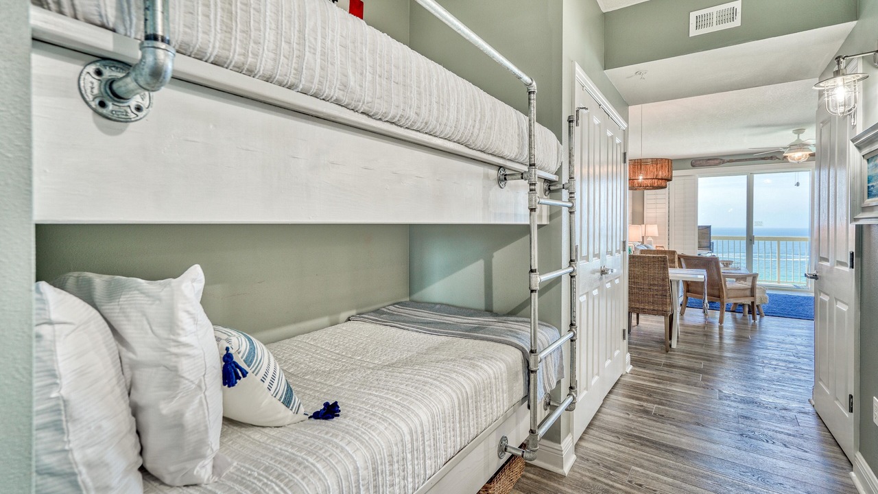 Photo of Bedroom in Miramar Beach