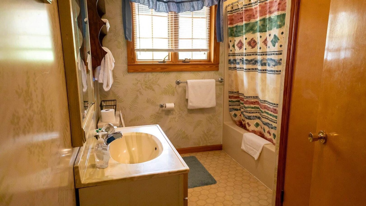 Photo of Bathroom in Springville