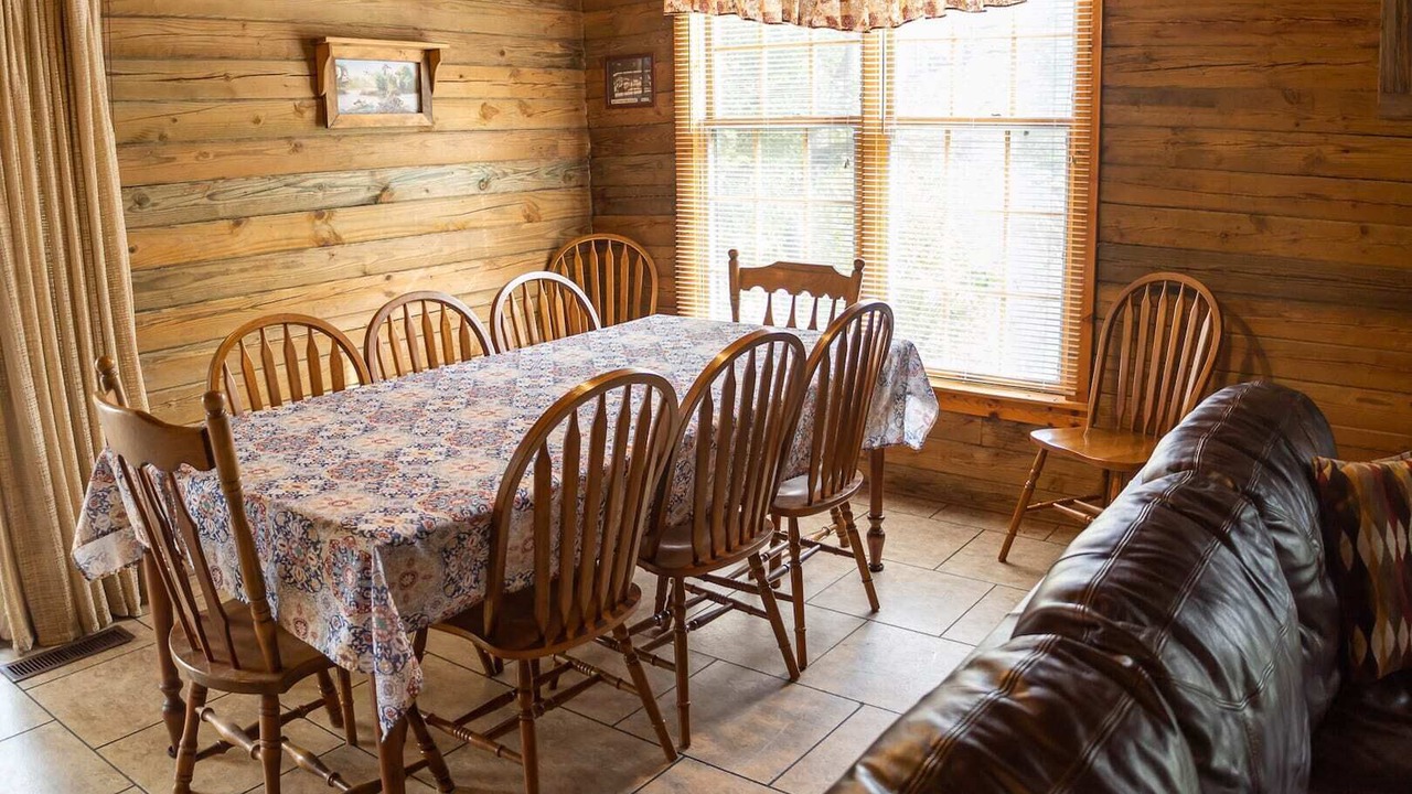 Photo of Livingroom in Springville