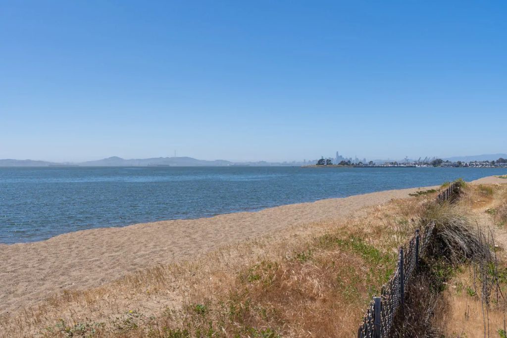 Photo of Others in West Alameda