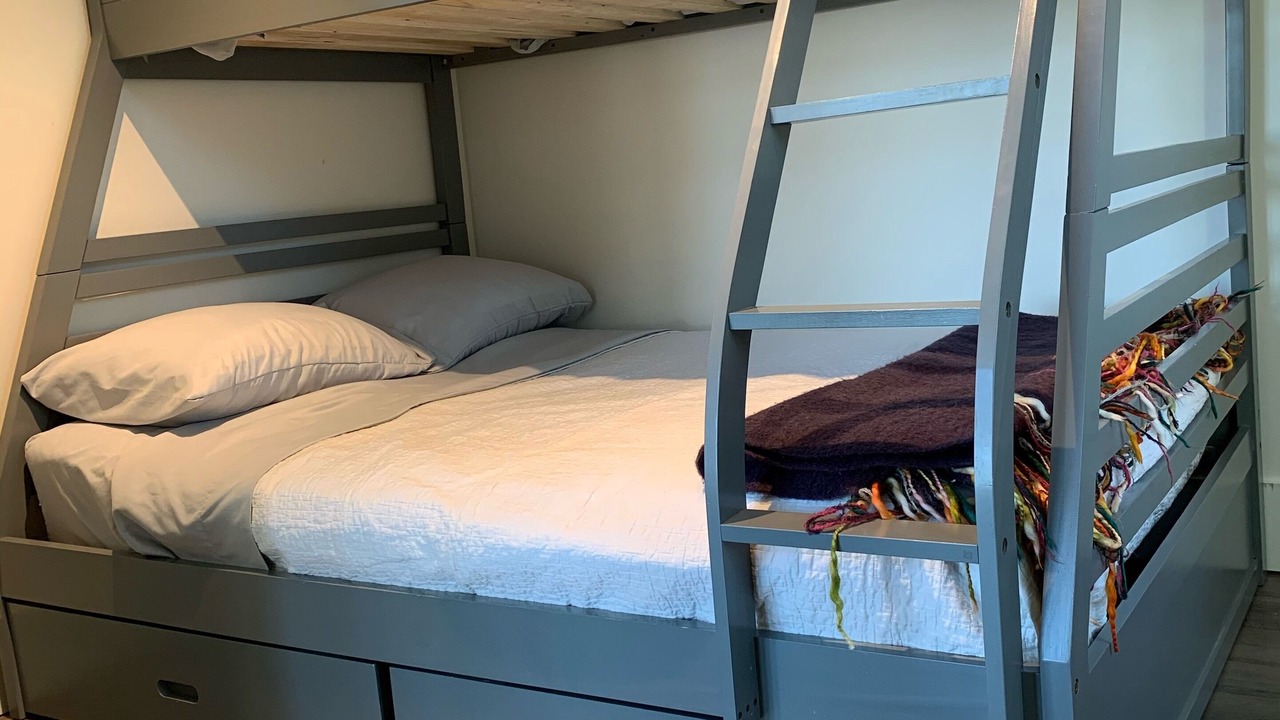 Photo of Bedroom in Strong