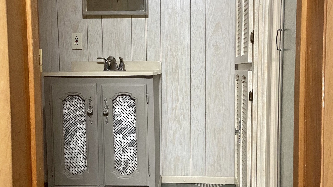 Photo of Bathroom in Leakey
