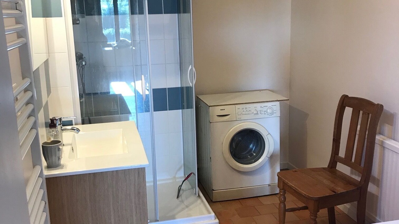 Photo of Bathroom in Gennes-sur-Glaize