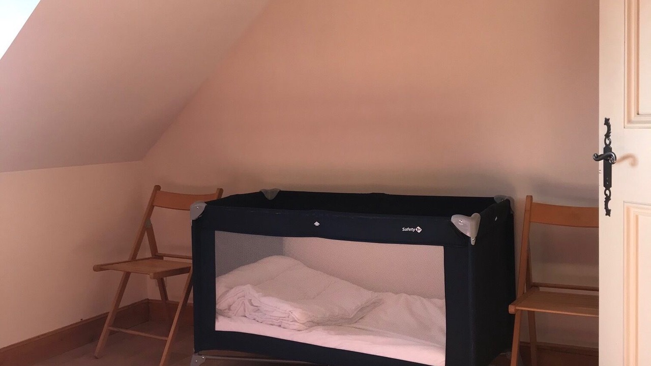 Photo of Bedroom in Gennes-sur-Glaize