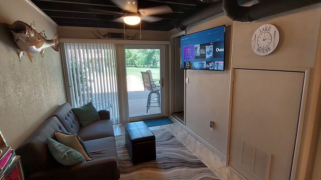 Photo of Livingroom in Camdenton