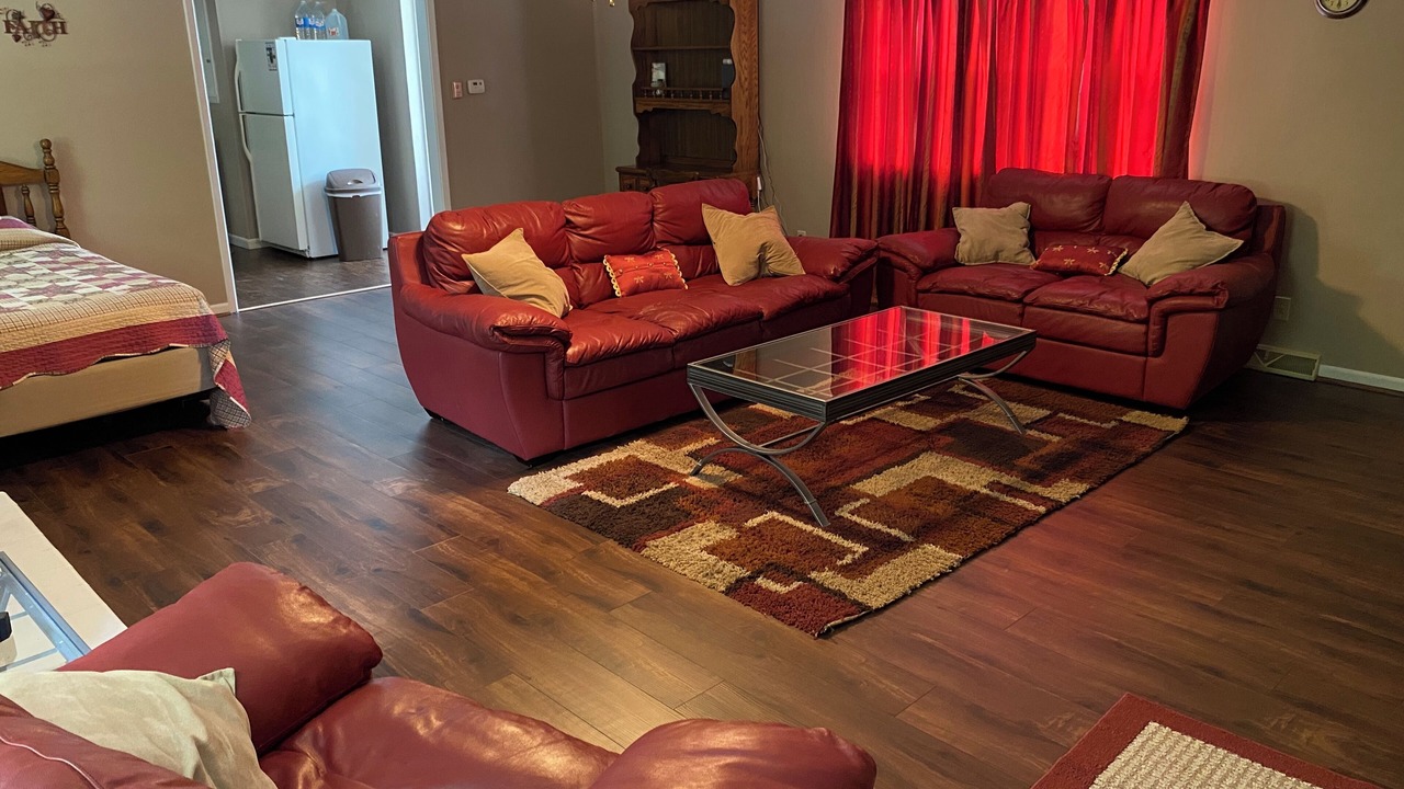 Photo of Livingroom in Cook Station