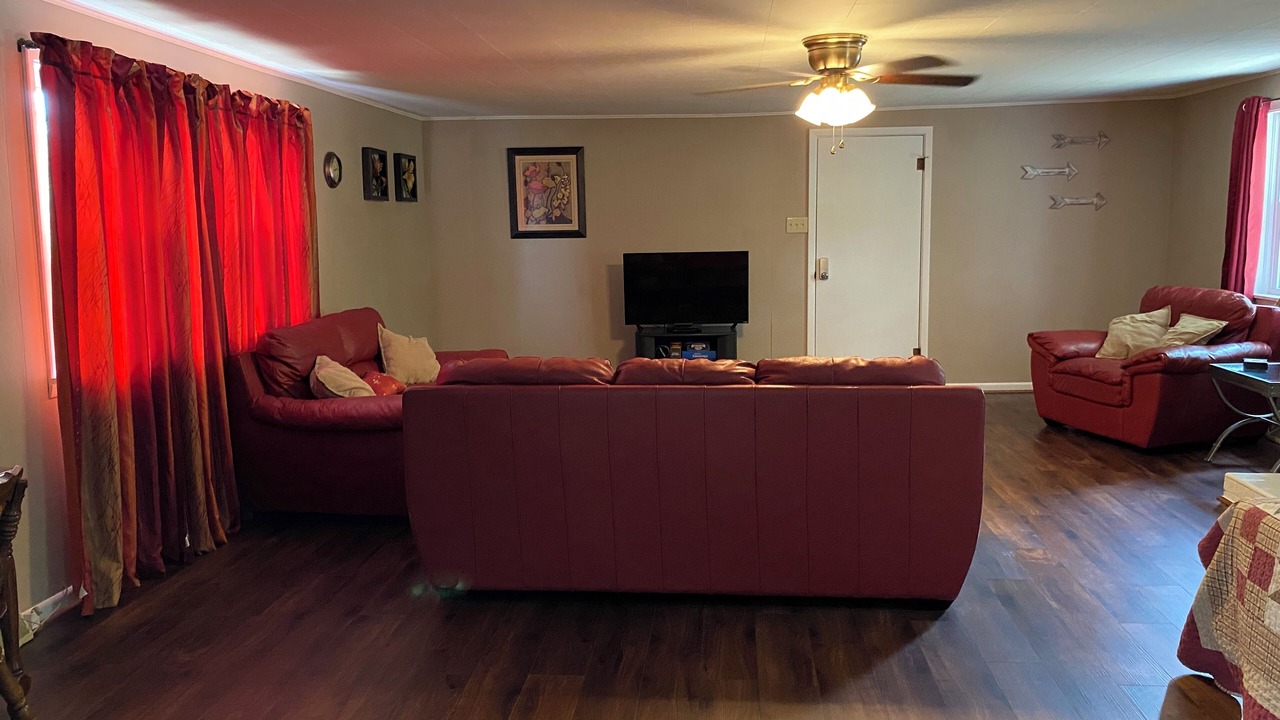 Photo of Livingroom in Cook Station