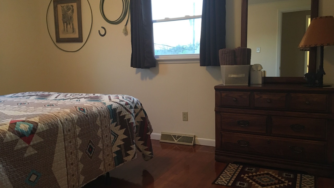 Photo of Bedroom in Cook Station