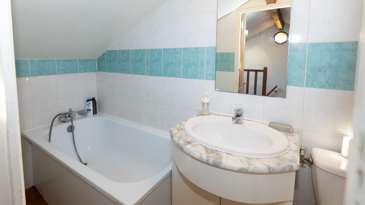 Photo of Bathroom in Les Arceaux