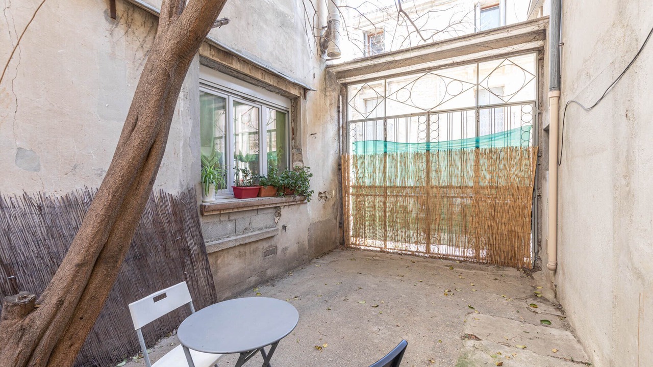 Photo of Patio Balcony in Les Arceaux