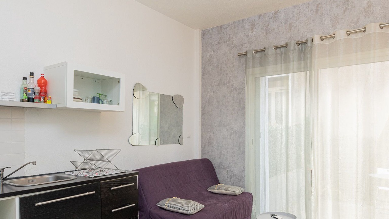 Photo of Bedroom in Les Arceaux