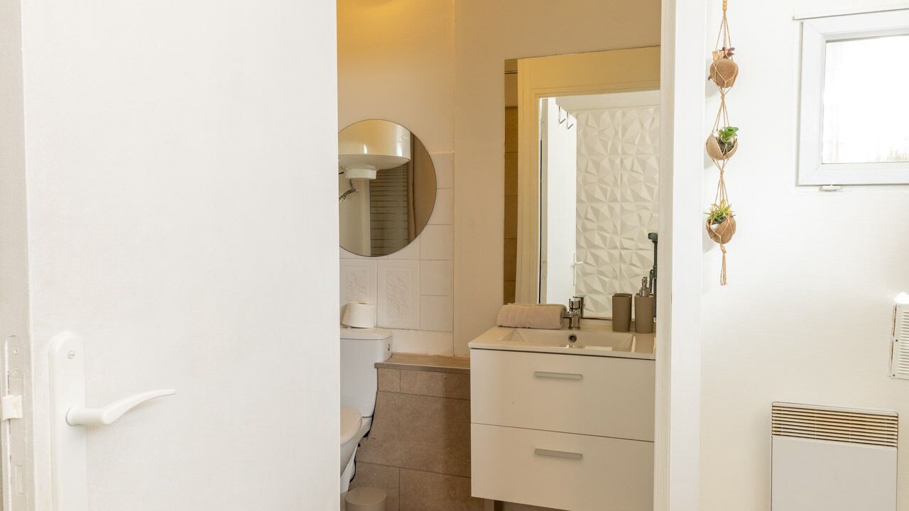 Photo of Bathroom in Les Arceaux