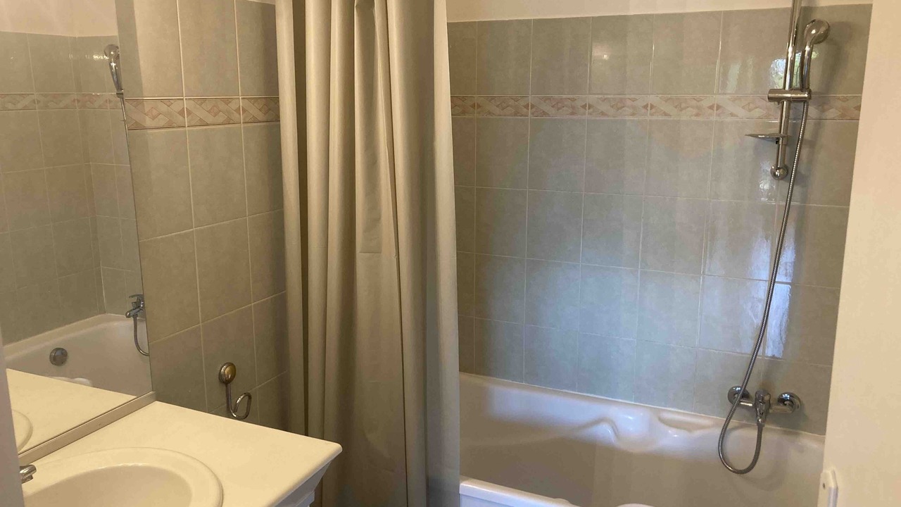 Photo of Bathroom in Villetelle