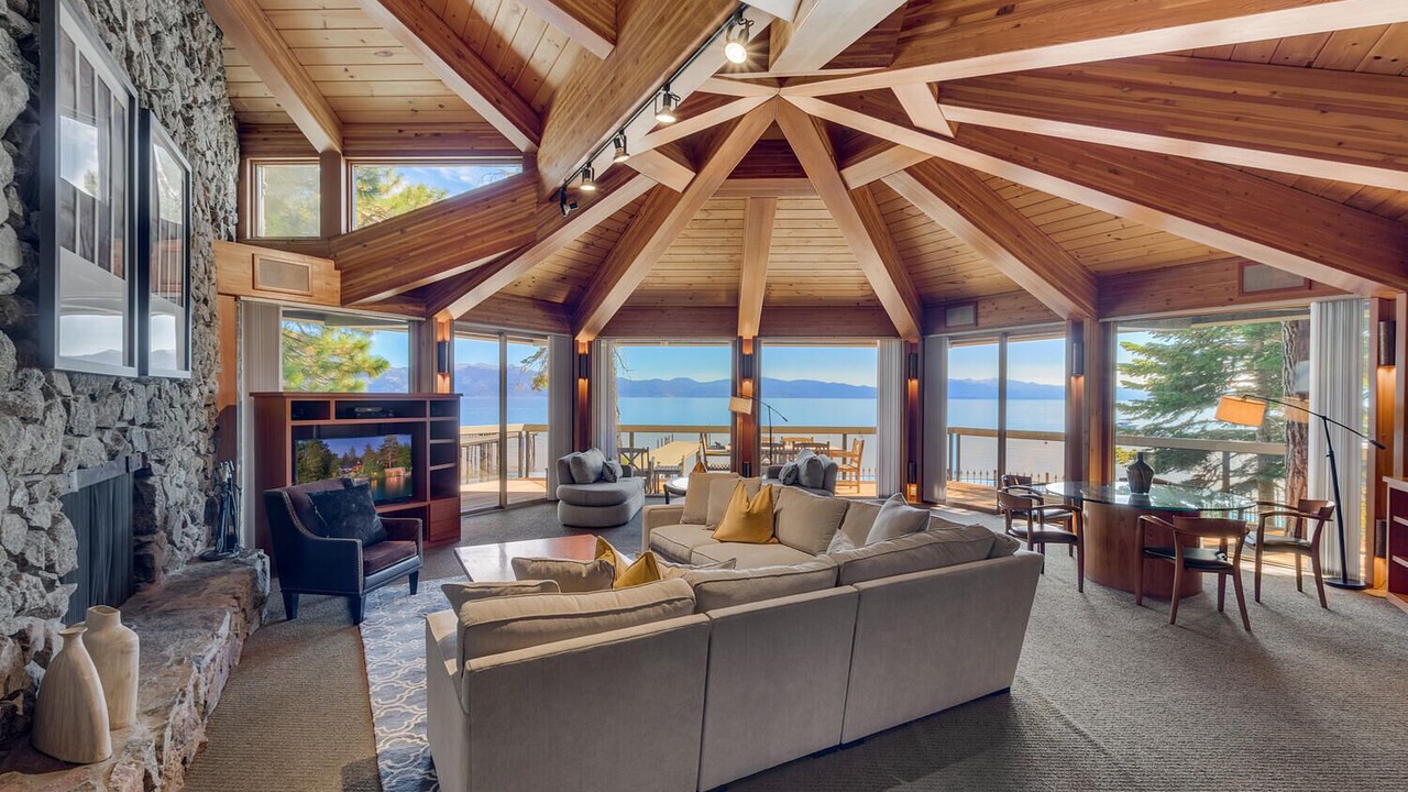 Photo of Livingroom in Carnelian Bay