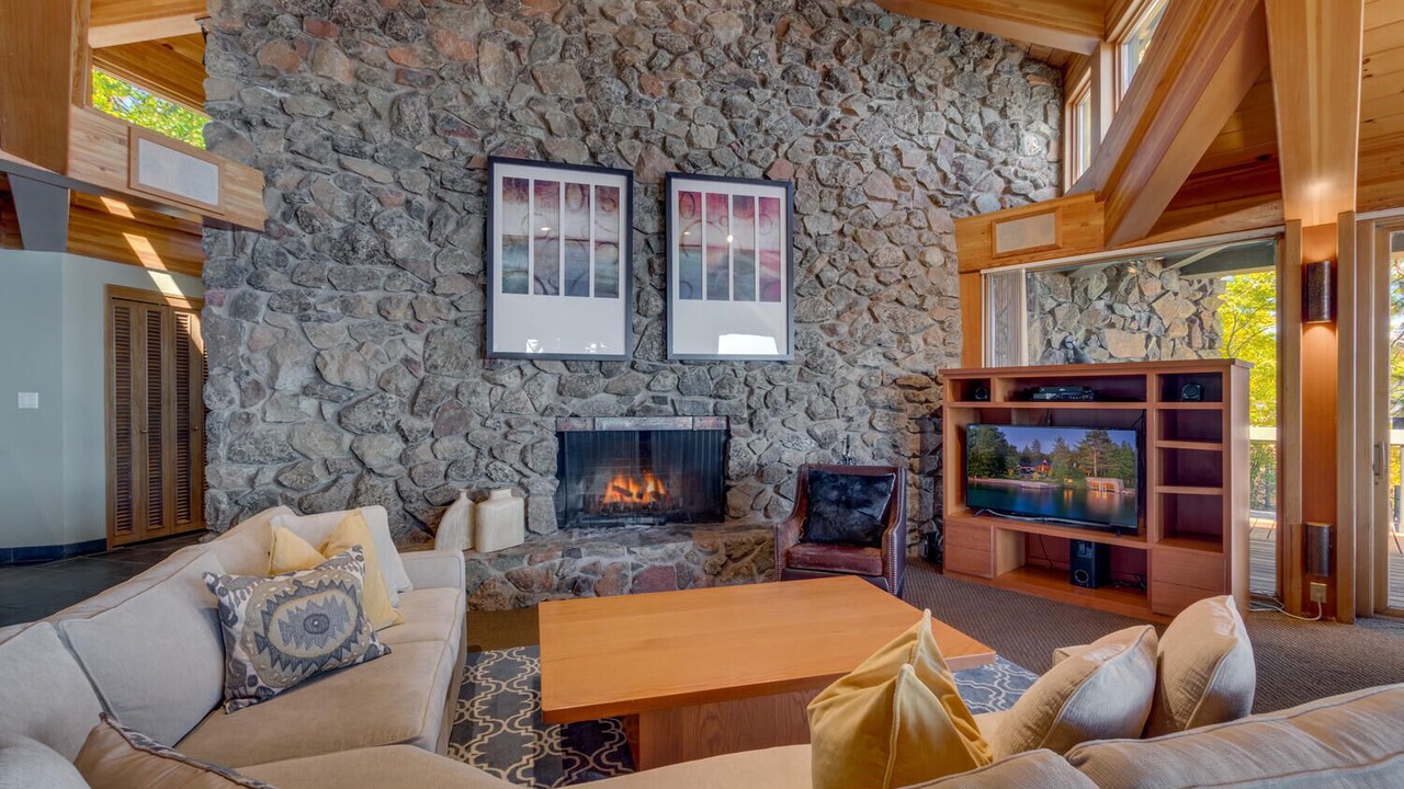 Photo of Livingroom in Carnelian Bay