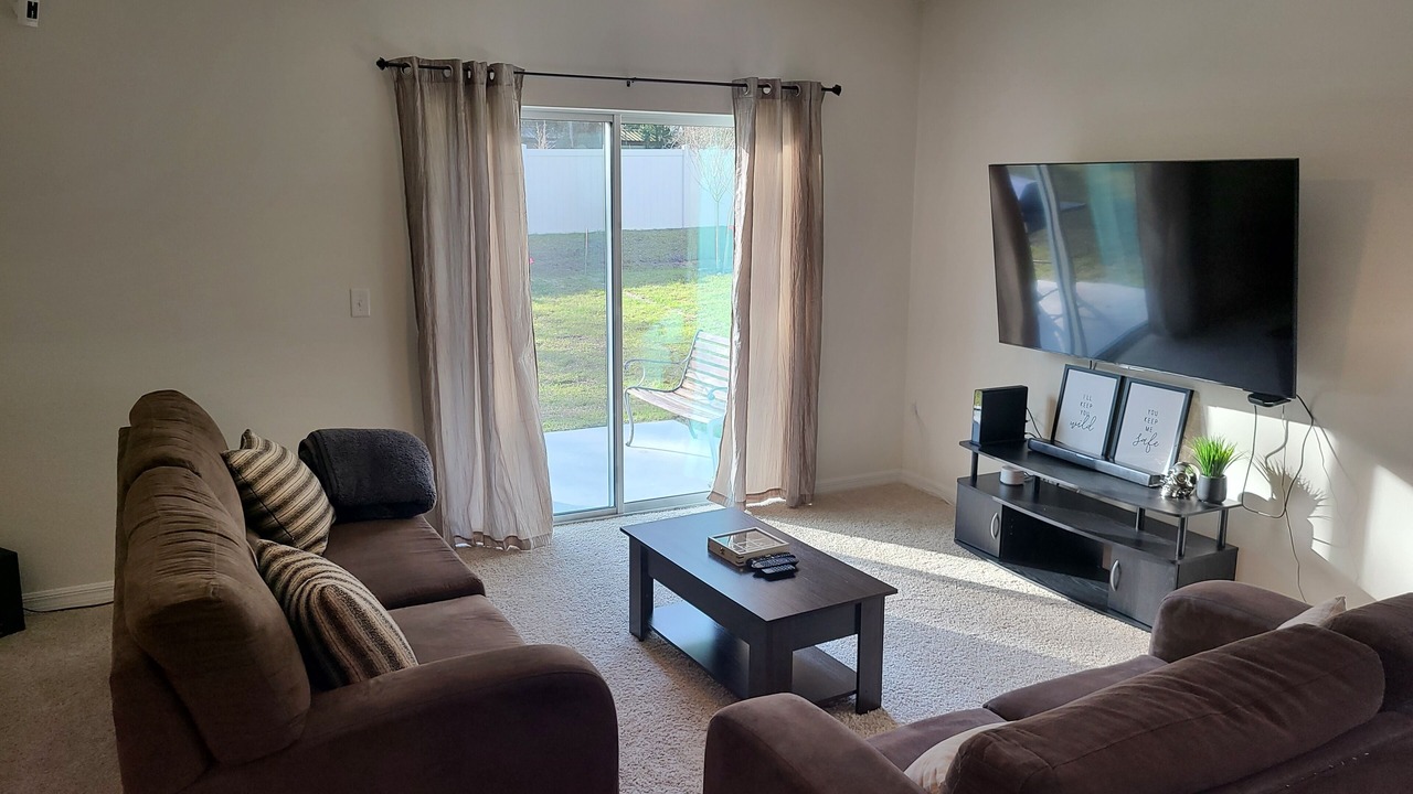 Photo of Livingroom in Bearss Plaza