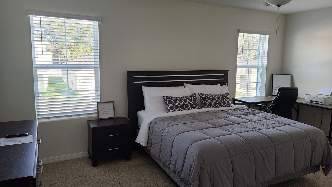 Photo of Bedroom in Bearss Plaza