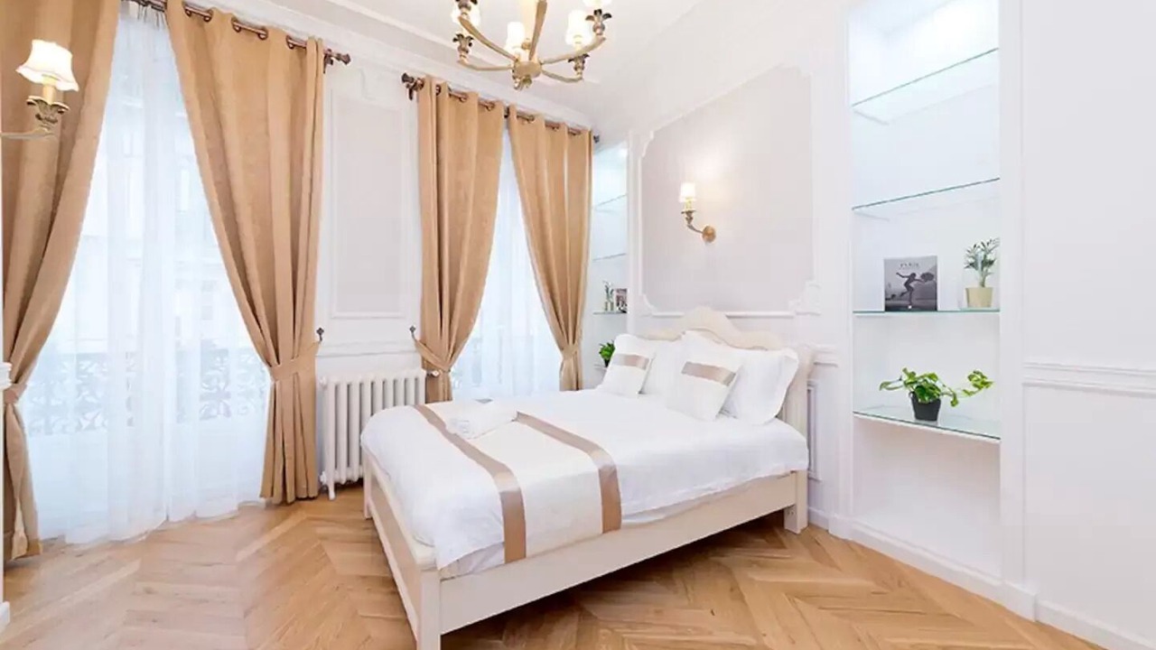 Photo of Bedroom in Chaussee-d'Antin
