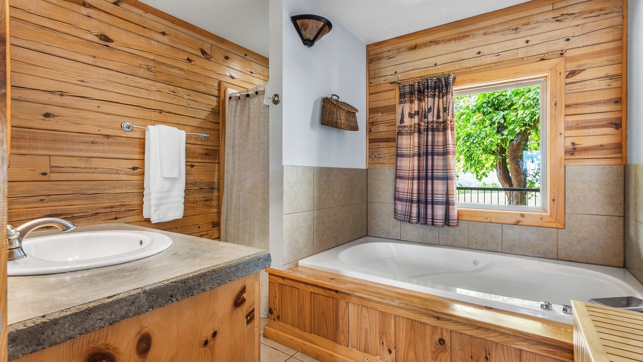 Photo of Bathroom in Sylvan Shores