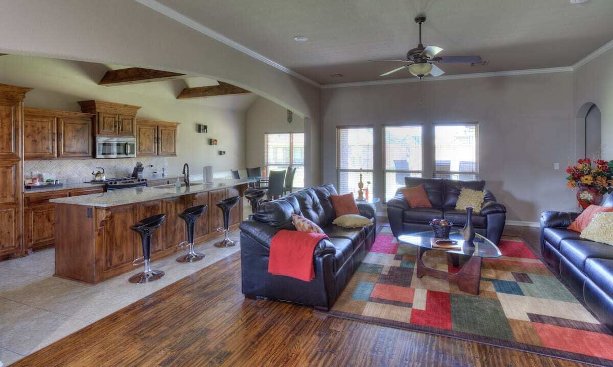 Photo of Livingroom in Broken Arrow