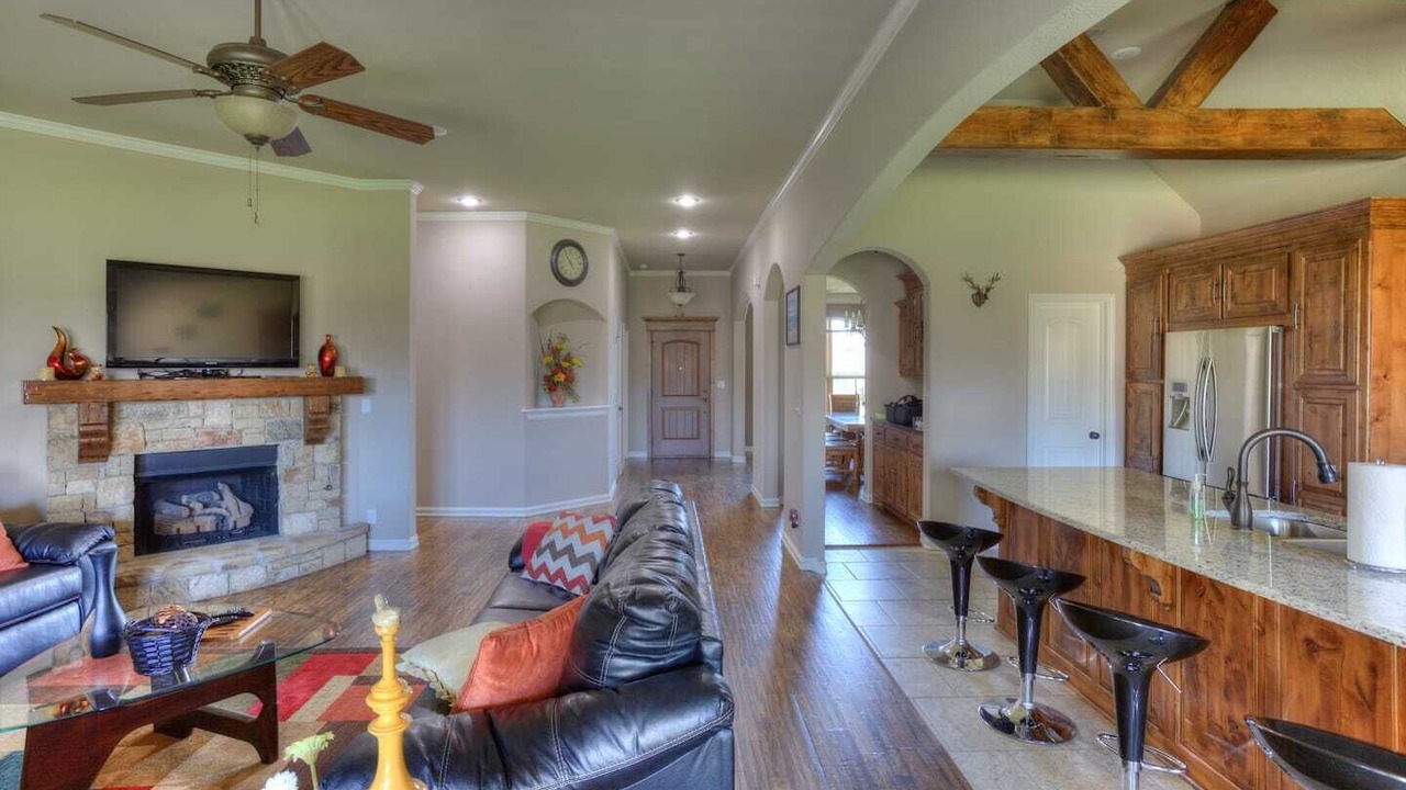 Photo of Livingroom in Broken Arrow