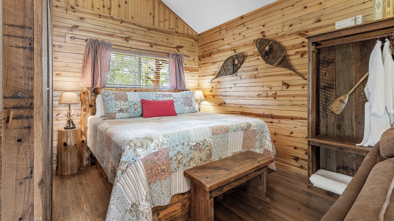 Photo of Bedroom in Sylvan Shores