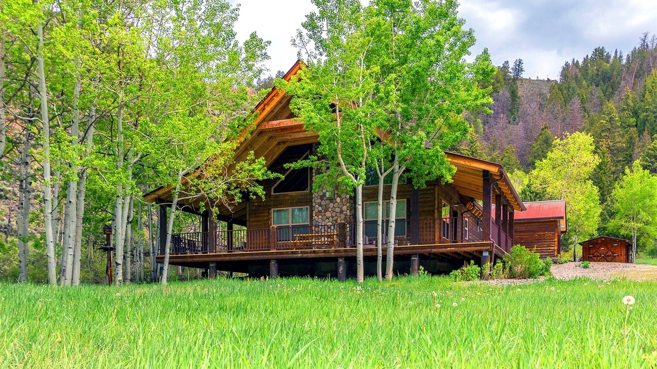 Photo of Outdoor in Almont