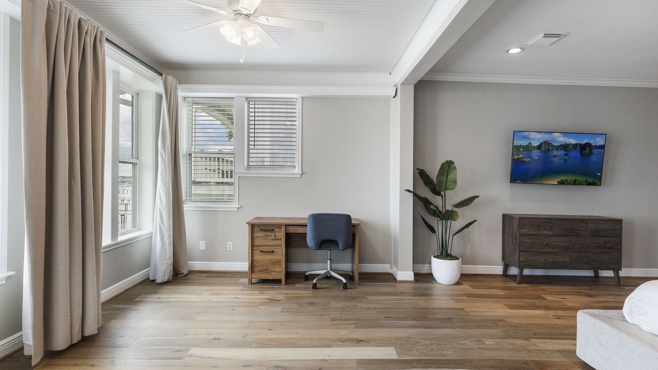 Photo of Bedroom in Clear Lake Shores