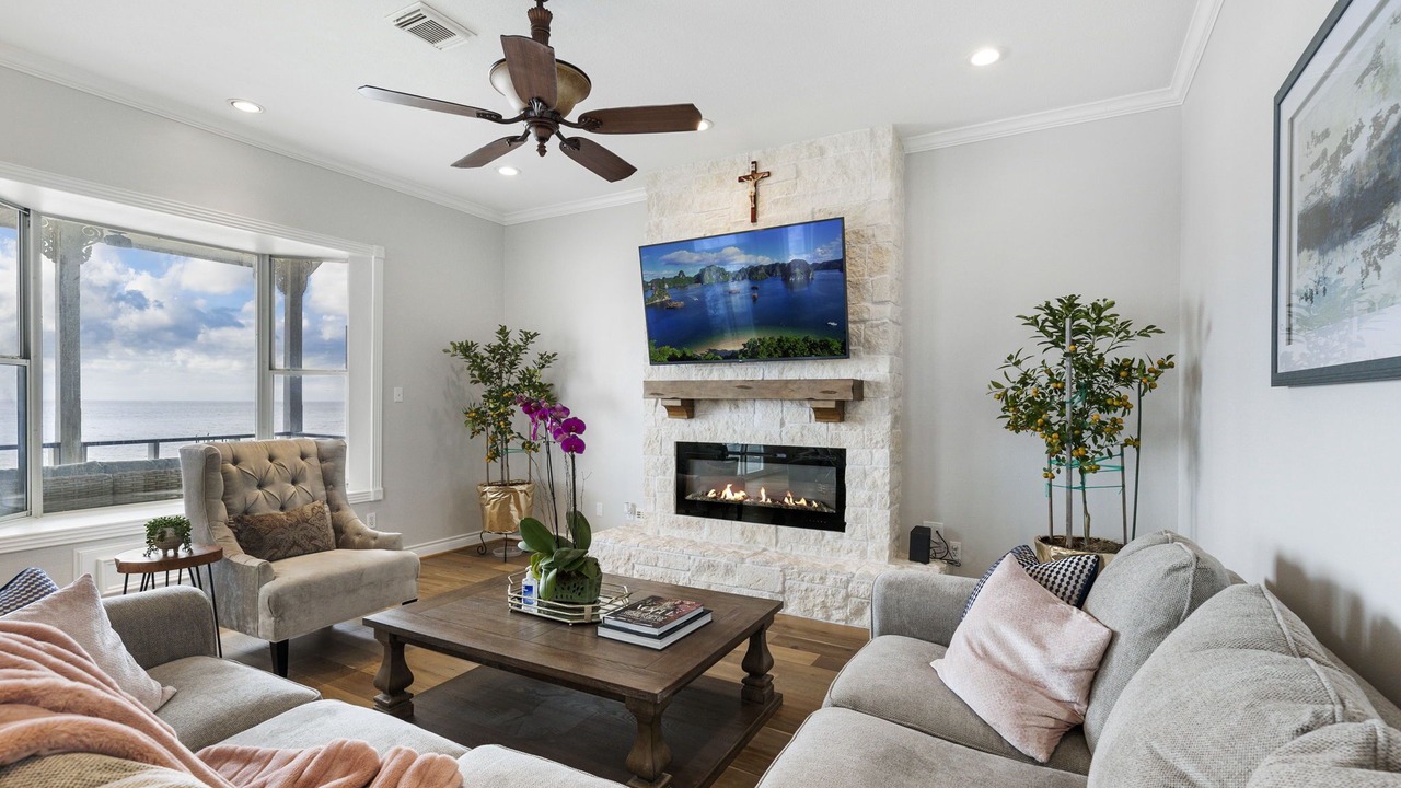 Photo of Livingroom in Clear Lake Shores