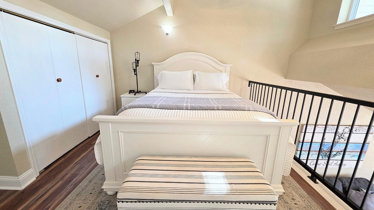 Photo of Bedroom in Mid America