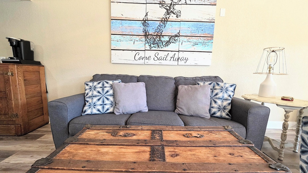 Photo of Livingroom in Mid America