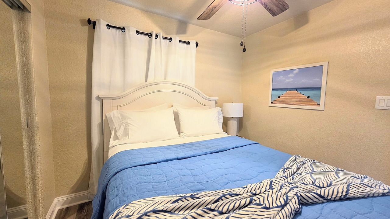 Photo of Bedroom in Mid America