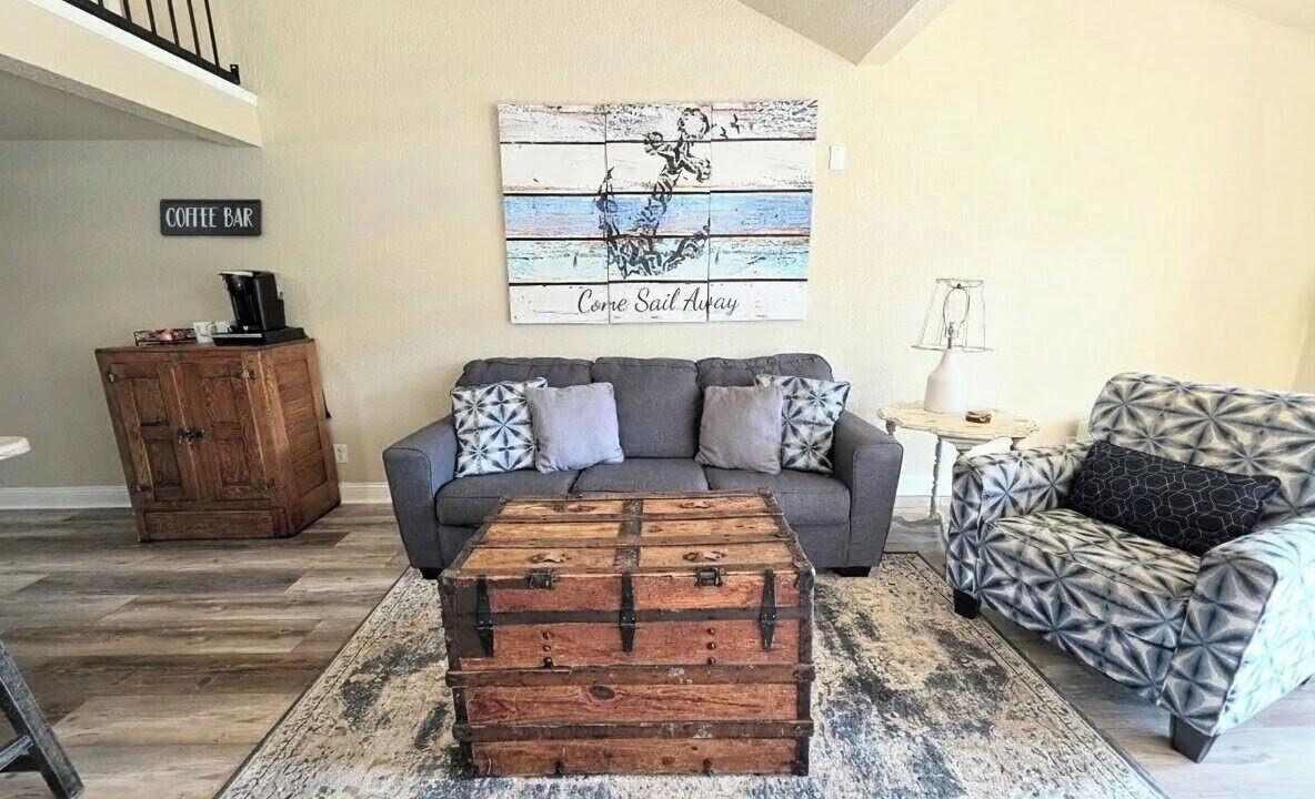 Photo of Livingroom in Mid America